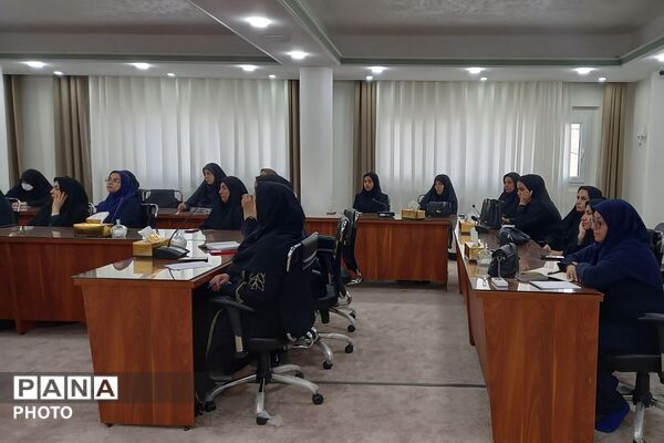 جلسه هم اندیشی با مدیران مدارس چهاردانگه