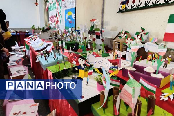 مراسم دهه فجر و برگزاری نمایشگاه دست‌سازهای دانش‌آموزی در دبستان شیخ کلینی