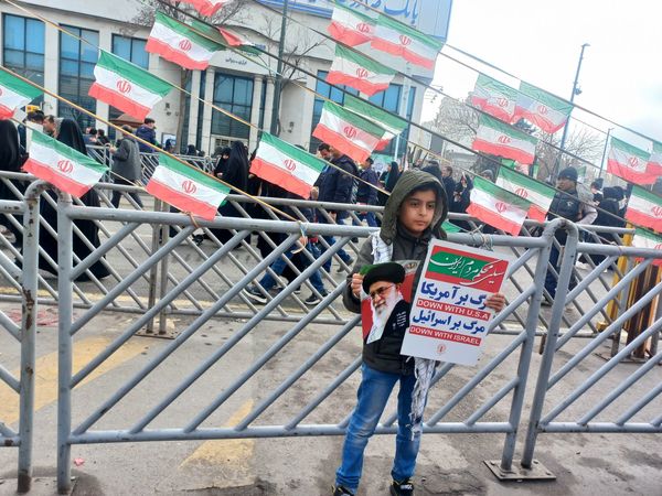 نسل فردا در مسیر انقلاب