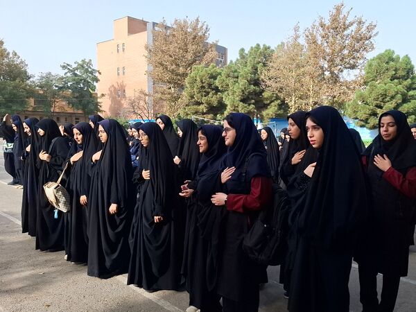 کلاس‌های پیش نیاز سال تحصیلی در مدرسه شاهد تقوا پیشگان 