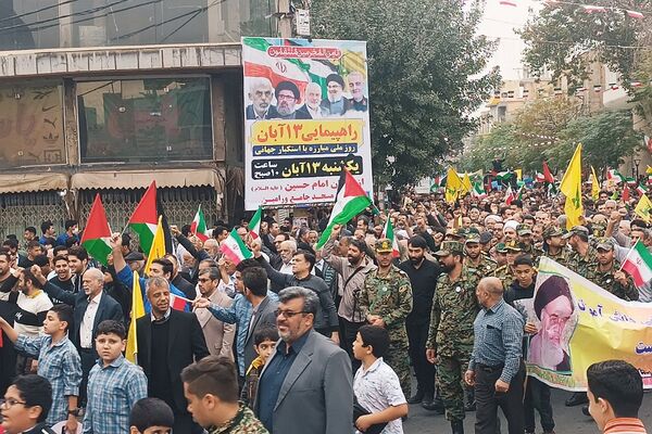  راهپیمایی ۱۳آبان در شهرستان ورامین