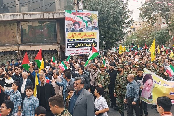  راهپیمایی ۱۳آبان در شهرستان ورامین