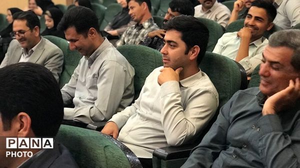 گردهمایی مسئولان و مدیران مدارس در سالن معلم اشخانه