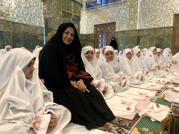 جشن تکلیف دانش آموزان دختر در حرم حضرت زینب (س)