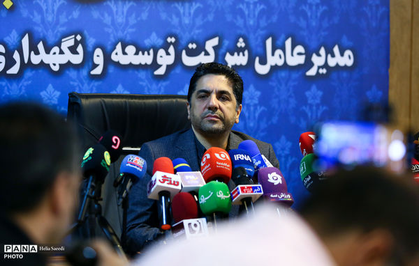 بازدید خبرنگاران از روند بازسازی و تعمیرات ورزشگاه آزادی 