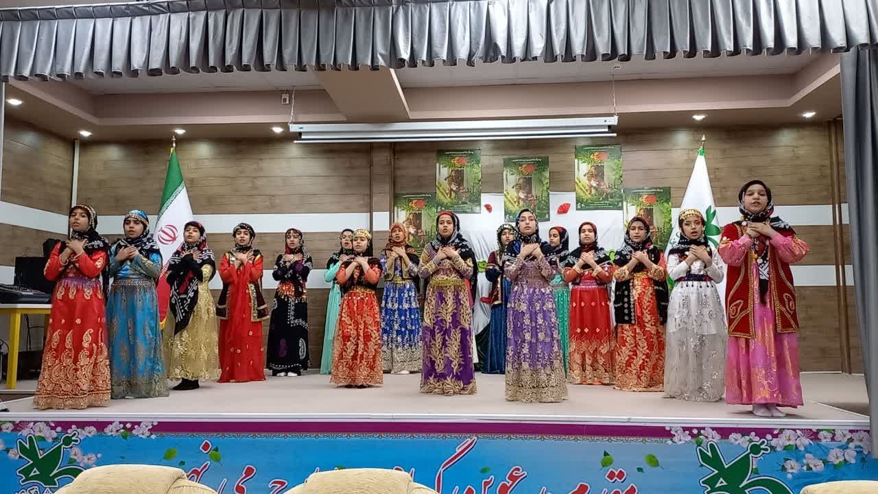 عکس یادگاری همکلاسی من کلاس ۵۰۲ دبستان دخترانه عفاف الشتر