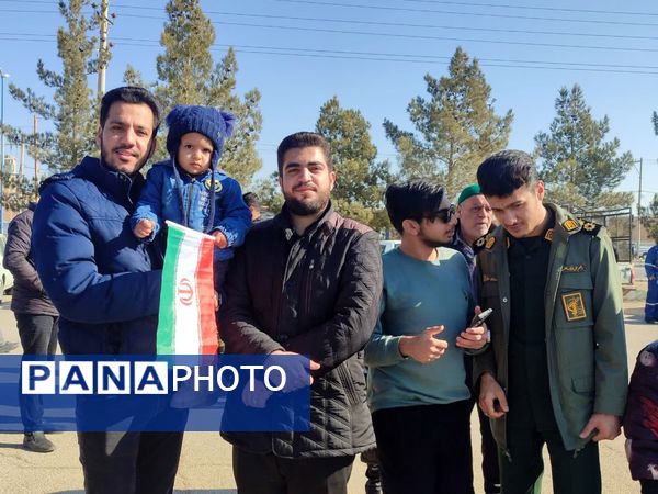 حضور پرشور مردم انقلابی شهر حسن آباد جرقویه علیا در راهپیمایی یوم الله ۲۲ بهمن