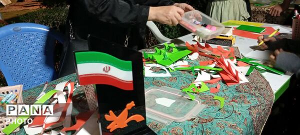 میز خدمت مدیرکل کانون پرورش فکری کودکان و نوجوانان یزد