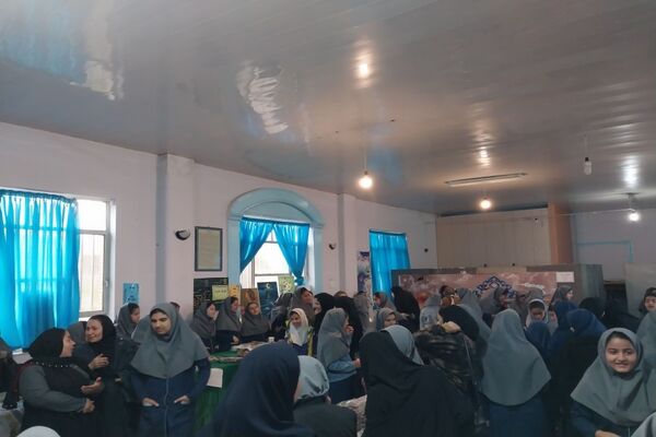 بازارچه کسب و کار دانش‌آموزی در مدرسه فدک