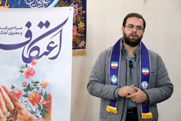 بازدید قائم مقام سازمان دانش‌آموزی از معتکفین در مشهد مقدس