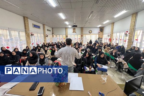 کارگاه استانی توانمندسازی مربیان پیش‌دبستانی و معلمان ابتدایی در دبستان دکتر محمدحسین کیهانی اسلامشهر