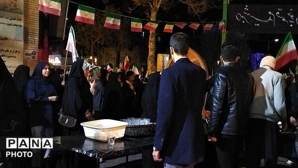 چایخانه حضرت فاطمه زهرا در سی و یکمین شب از اجتماعات مردمی 