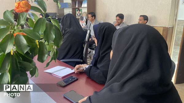 نشست هفتگی کارشناسان حوزه پرورشی تبادکان با تمرکز بر تحول در فرآیندها
