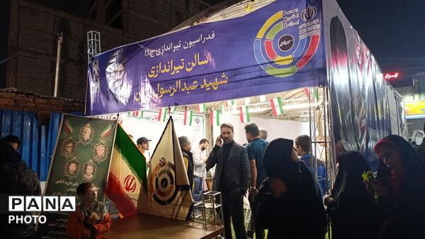 قاب‌هایی خاص از حضور افراد متنوع در تجمعات