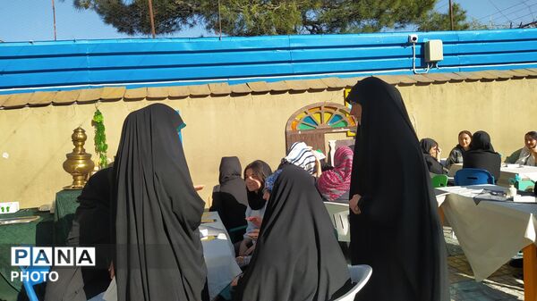 حضور دانش‌آموزان دبیرستان باهنر در پاتوق نوجوانان مبارز
