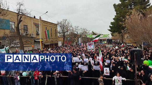 راهپیمایی ۲۲ بهمن نشان دهنده همبستگی و اتحاد مردم ایران 