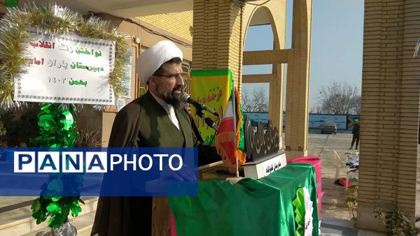 طنین زنگ انقلاب در مدارس گلوگاه