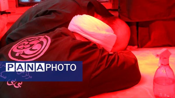 آیین غباروبی و عطرافشانی ضریح مطهر آستان مقدس امامزاده بی‌بی سکینه