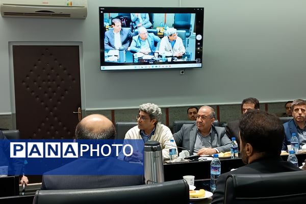 برگزاری نشست ستاد راهبری نماد و بازدید از مدارس