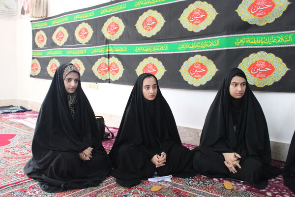 دیدار جمعی از دانش آموزان دبیرستان فاطمه الزهرا (س) با امام جمعه سملقان
