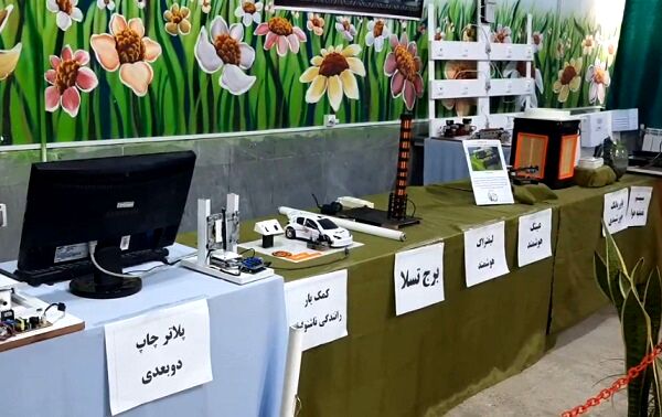 افتتاح نمایشگاه دست‌سازه‌های دانش‌آموزان شهرستان کهک قم

