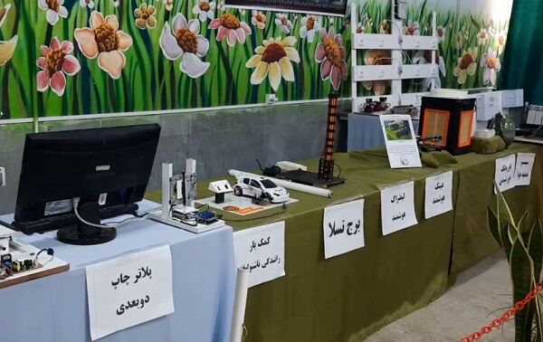 افتتاح نمایشگاه دست‌سازه‌های دانش‌آموزان شهرستان کهک قم

