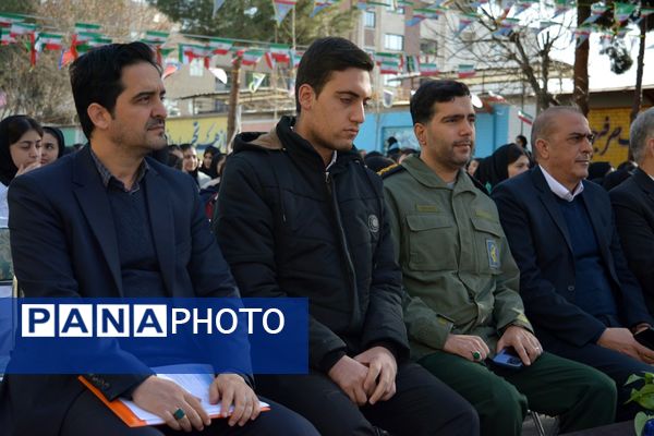 طنین زنگ انقلاب در بهارستان‌دو 