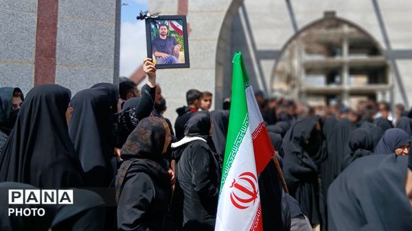مراسم تشییع شهید مدافع وطن داود خزایی در شهر فیروزان