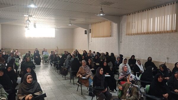  پیوند اولیا و مربیان فرصتی طلایی برای تقویت تعامل خانه و مدرسه است