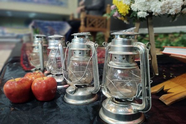 قاب‌هایی از خلوت عاشقانه دانش‌آموزان اسلامشهری در اعتکاف