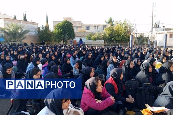 جشن روز دانش‌آموز در مدارس ناحیه ۳ شیراز