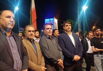 خروش شبانه کوهدشتی‌ها در میدان امام(ره)؛ تجلی وفاداری و وحدت