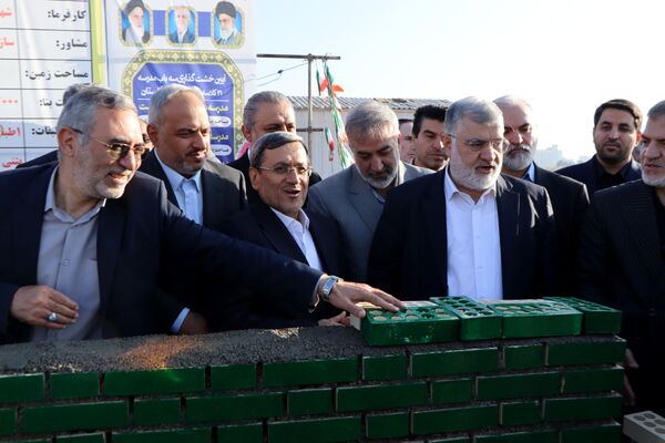 خشت گذاری ۲ مدرسه در ناحیه یک شهرستان بهارستان