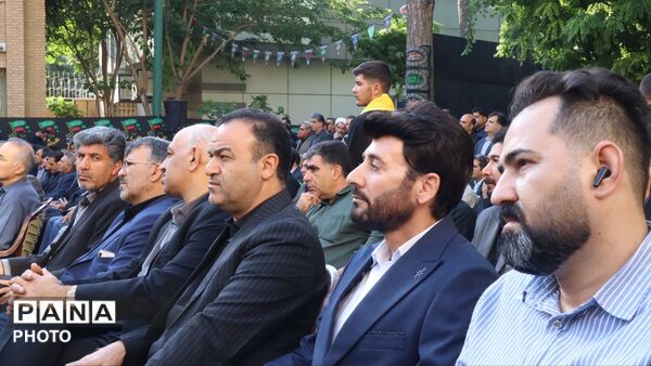 وداعِ اشک‌آلودِ هزاران فرهنگی با رهبرِ شهیدِ آسمانی