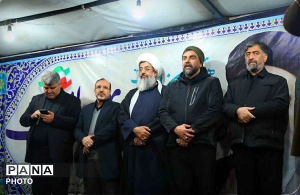 راهپیمایی گسترده مردم هشتگرد در شب چهارشنبه‌سوری 