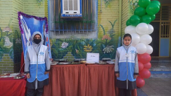 مراسم کاشت نهال و دهه فجر در دبستان شهید رجبی۲ ناحیه ۶