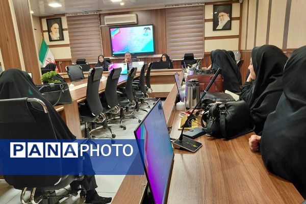 جلسه هم اندیشی انجمن اولیا و مربیان مدارس ناحیه یک شهرری