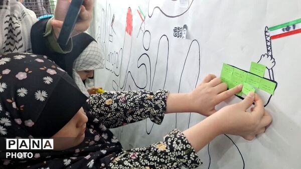 دانش آموزان آزادشهر با رهبر جوان بیعت کردند