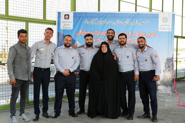 مراسم تجلیل از آتش نشانان فداکار شهر کهریزک و آیین رونمایی از خودروهای لجستیک و عملیاتی سازمان آتش نشانی و خدمات ایمنی شهرداری کهریزک