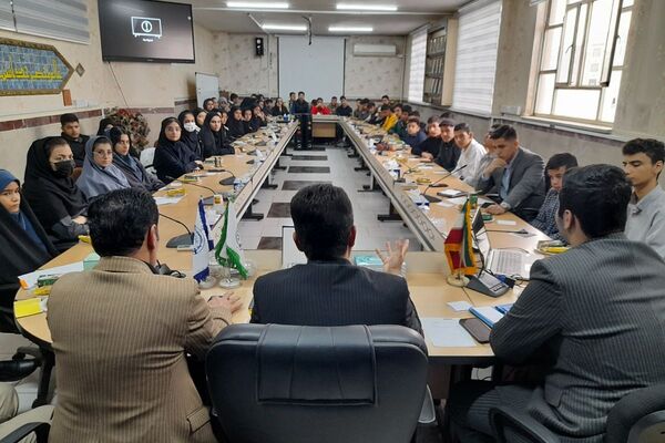 نشست مدیر آموزش و پرورش شهرستان قدس با رؤسای شورای دانش آموزی مدارس