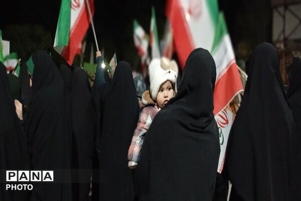 جمهوری اسلامی ایران مستقل متحد پیشرفته  و پیروز است