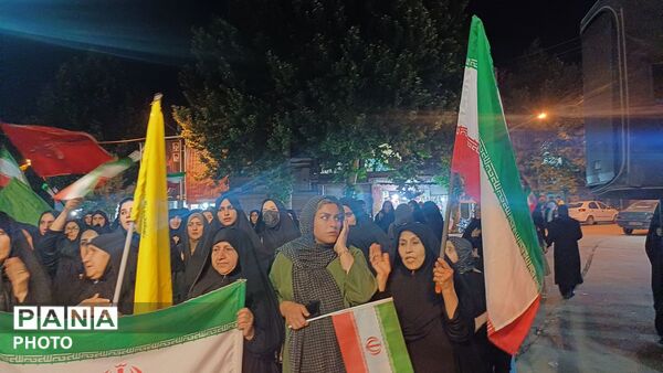 شکوه صدوبیست شب مقاومت مردم کوهدشت در میدان امام خمینی (ره)