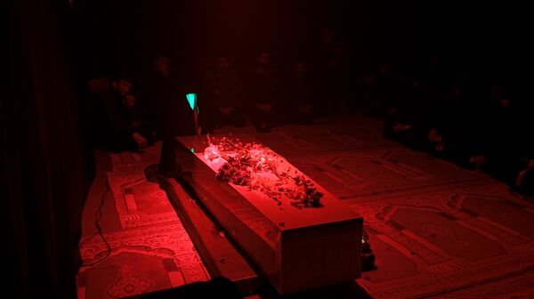 رویداد «لاله‌های روشن» همراه با استقبال از شهید گمنام