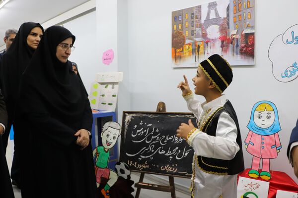 افتتاح نمایشگاه آثار برتر طرح جابربن حیان در استان زنجان