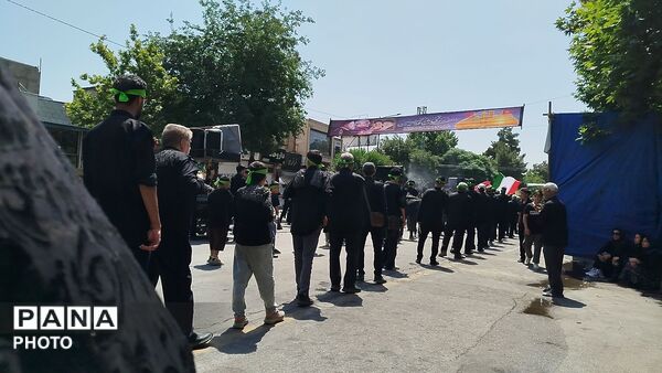 خیابان امام در روز تاسوعای حسینی حال و هوای دیگری میدهد 
