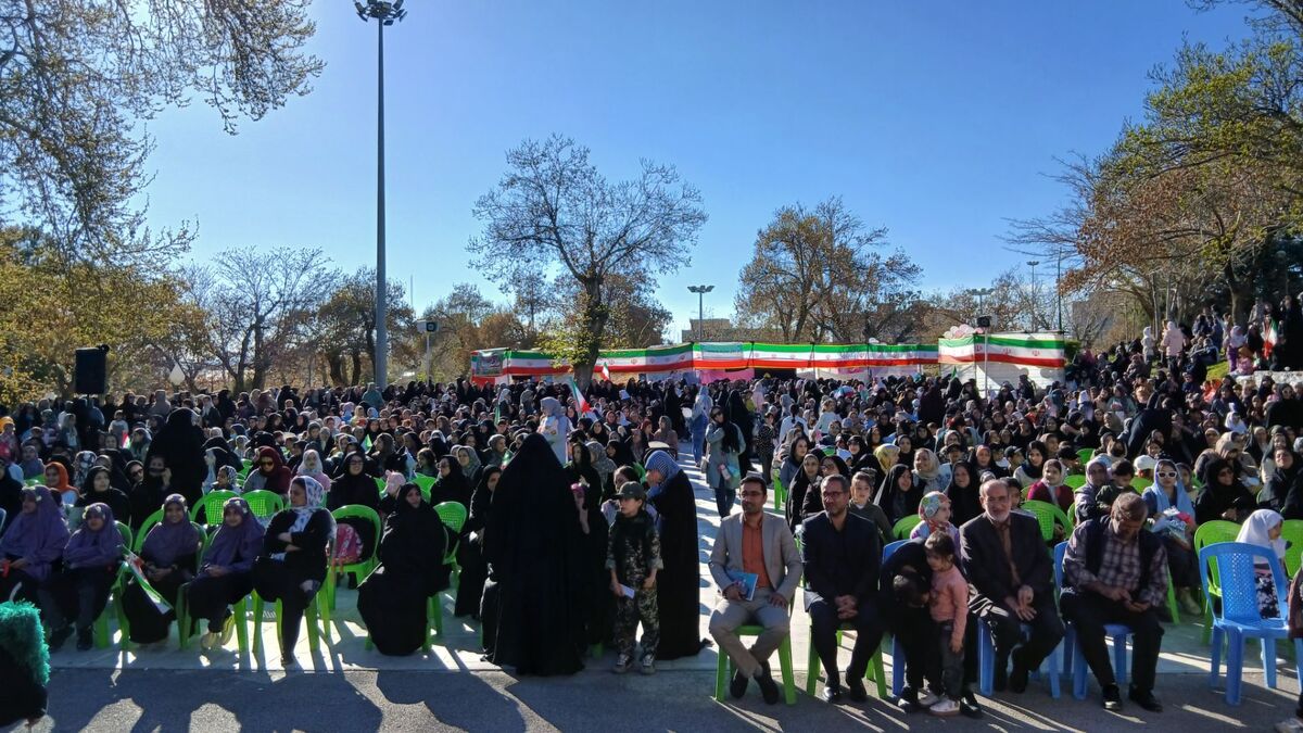 جشن فرشتگان زمینی و شکوفه‌های امید در تویسرکان 