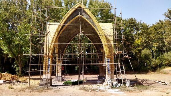 ادای احترام دانش آموزان پایه دهم  دبیرستان شاهد ابوذر غفاری به مقام شامخ شهدا