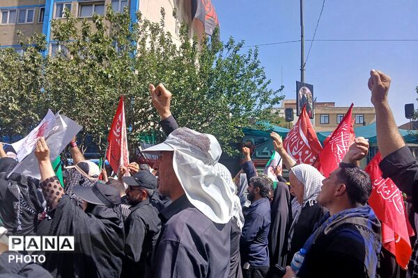 خروش ملت شکست‌ناپذیر در بدرقه رهبر شهید