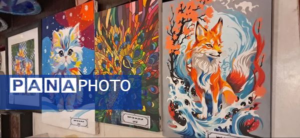 بازدید دانش‌آموزان مدرسه شهدای مدافع حرم از نمایشگاه کارنمای تحول هنرستان‌های شهر تهران