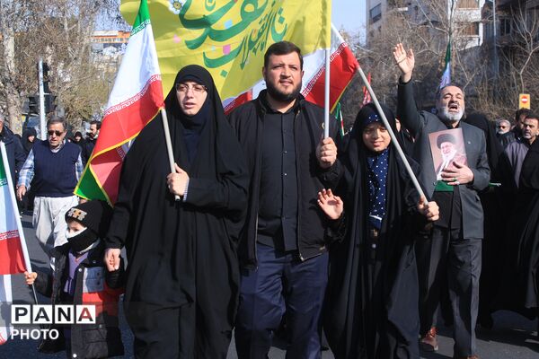 بیعت مردم تهران با سومین رهبر انقلاب